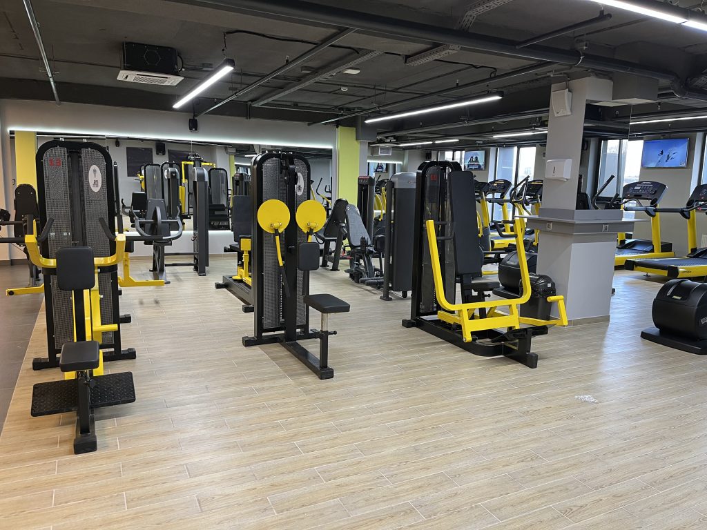 Зал блочных тренажеров Пушкинская gym24
