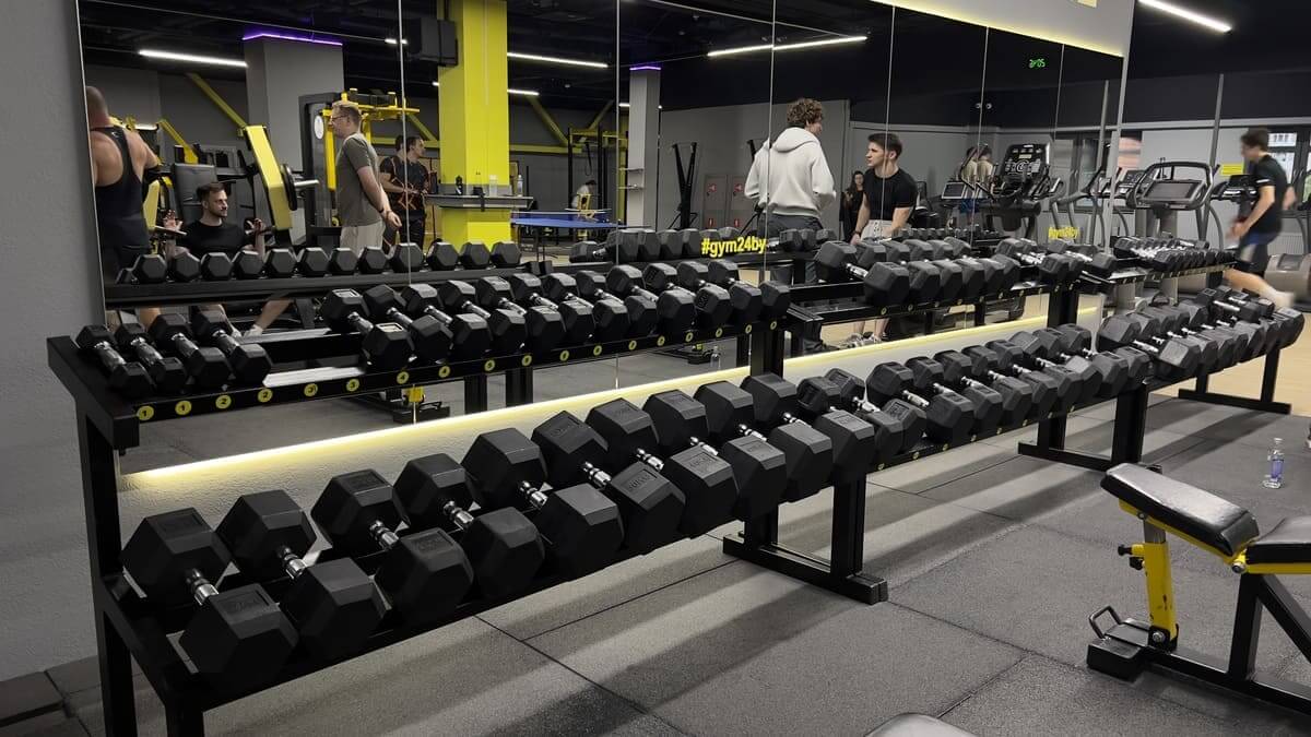 Свободные веса в клубе GYM24