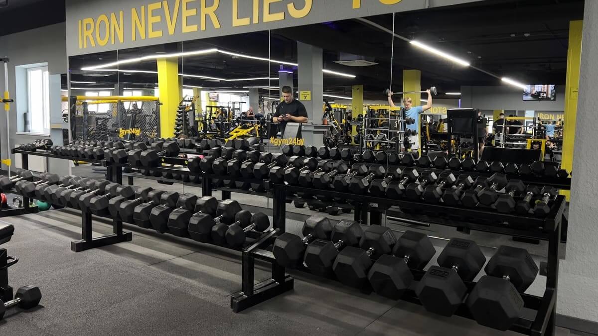 Свободные веса в клубе GYM24